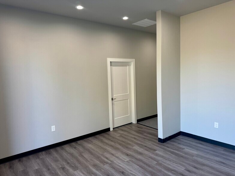 More Photos Of 6424 Colleyville Blvd, Colleyville Medical For Sale