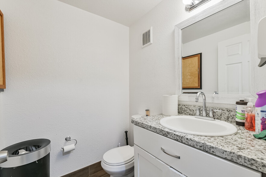 More Photos Of 7449 Wright Rd, Houston Manufacturing For Sale