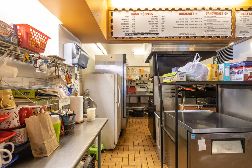 More Photos Of 2441 NW 43rd St, Gainesville Storefront For Sale