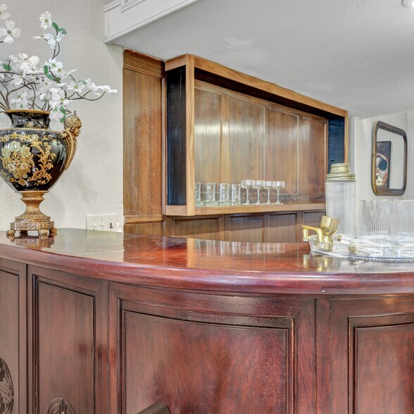 More Photos Of 106 W Main St, Pilot Point Storefront For Sale