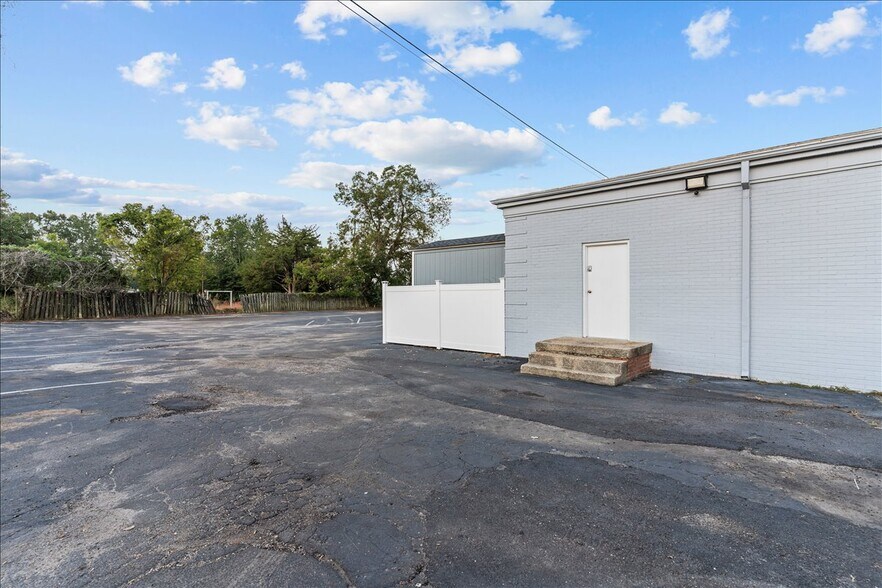 More Photos Of 88 N Daleville Ave, Daleville General Retail For Sale