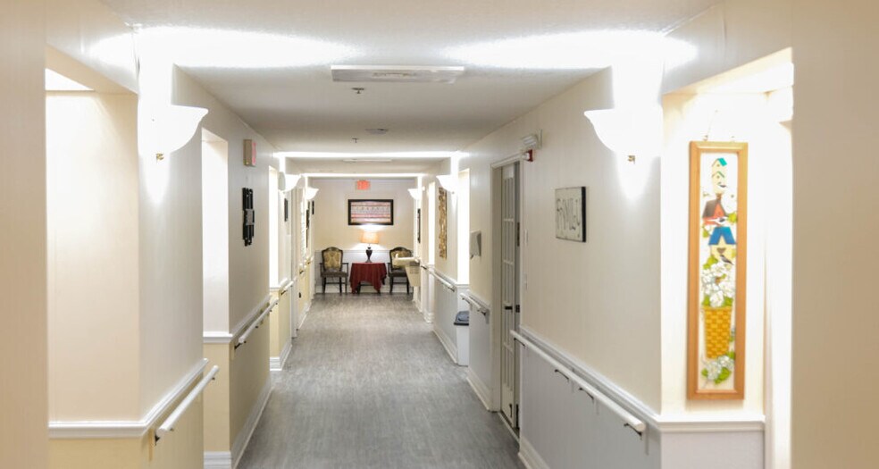 More Photos Of 12 E Grove Ave, Lake Wales Assisted Living For Sale