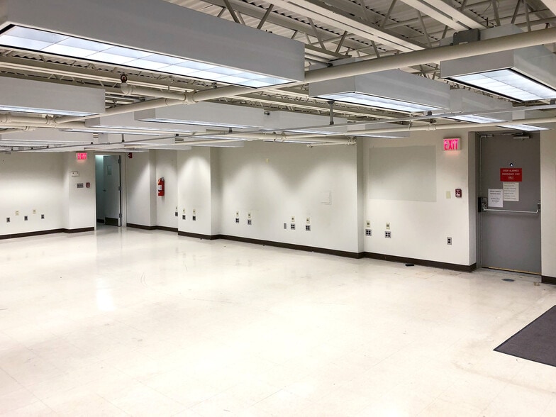 More Photos Of 826 Brookline Blvd, Pittsburgh Storefront Retail Office For Sale