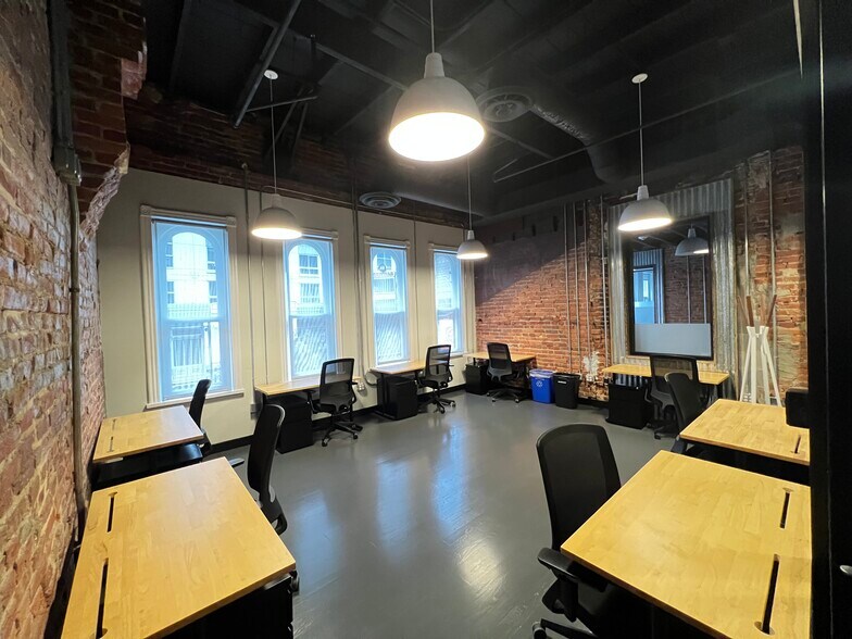 More Photos Of 718 7th St NW, Washington Office Residential For Lease