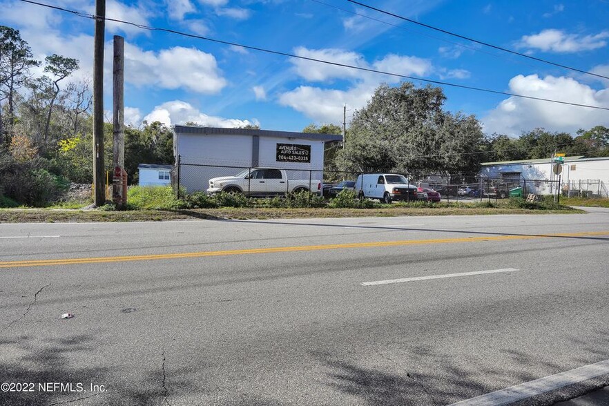 More Photos Of 4104 St Augustine Rd, Jacksonville Light Distribution For Sale