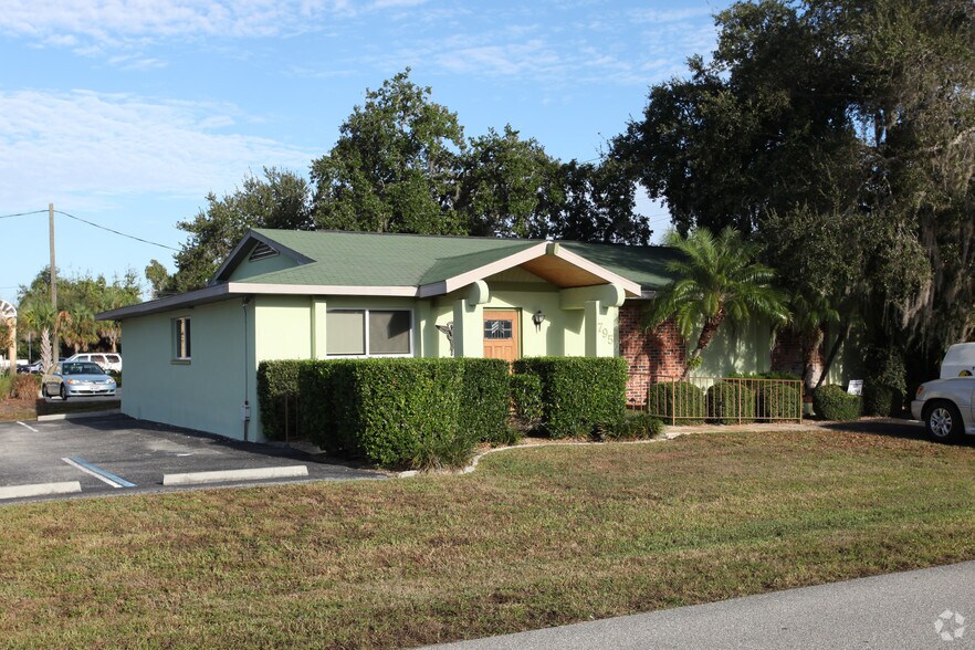 Primary Photo Of 795 Crestview Cir, Port Charlotte Medical For Lease