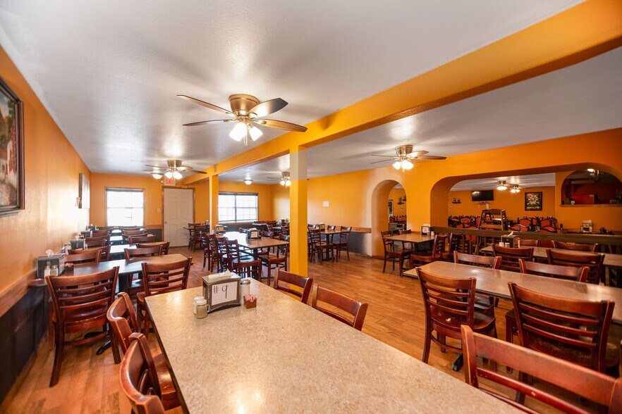 More Photos Of 421 N Virginia St, Port Lavaca Restaurant For Sale