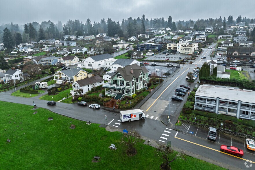 More Photos Of 1702 Commercial St, Steilacoom Office For Lease