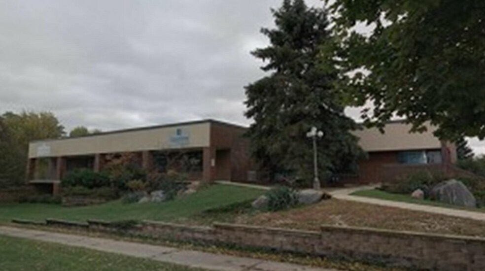 More Photos Of 825 S Taft Ave, Mason City Office For Lease