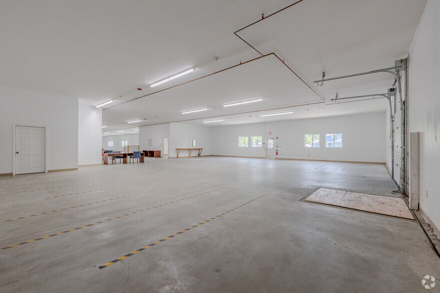 More Photos Of 430 Chapel Hill Rd, Oakdale Freestanding For Lease