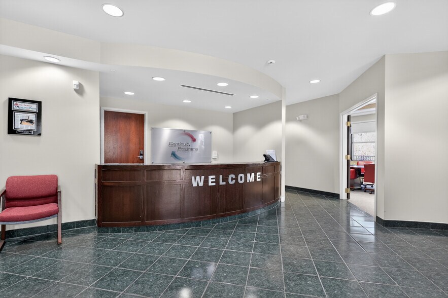More Photos Of 8451 Boulder Ct, Commerce Township Office For Lease