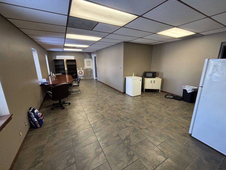 More Photos Of 3115 Oak Knoll Dr, Eau Claire Auto Dealership For Lease