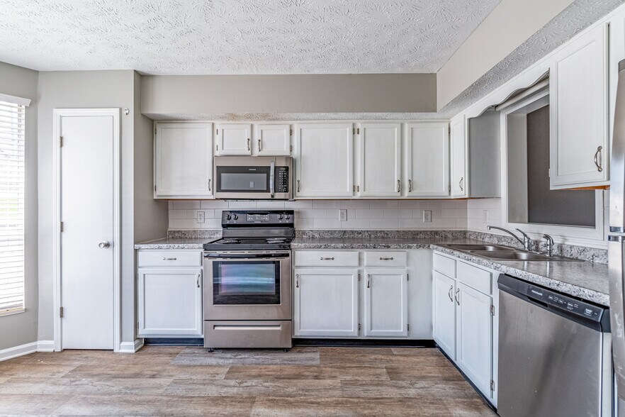 More Photos Of 291 Dunbar Cave Rd, Clarksville Multifamily For Sale