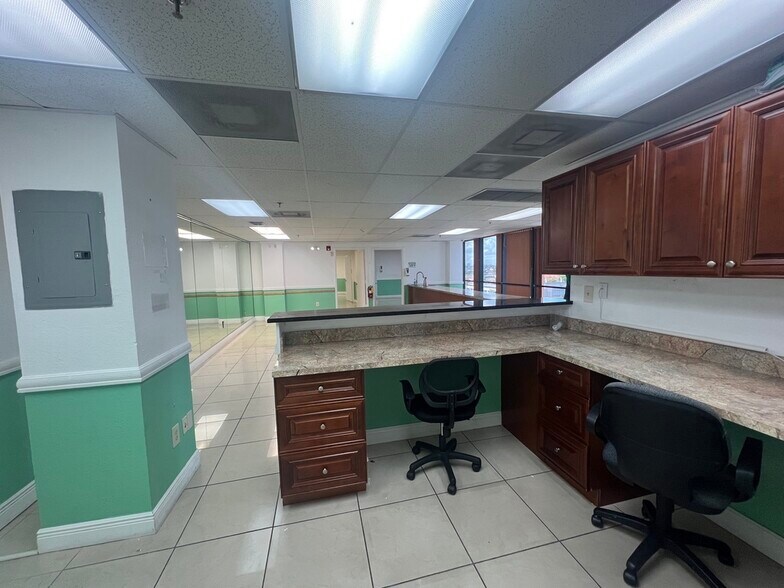More Photos Of 4445 W 16th Ave, Hialeah Office Residential For Lease