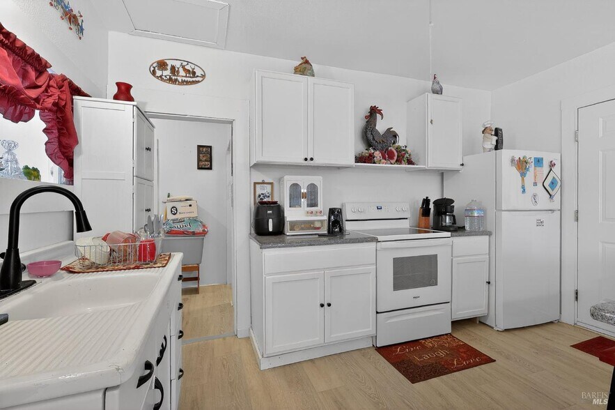 More Photos Of 9645 Lee St, Upper Lake Multifamily For Sale