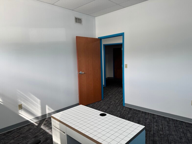 More Photos Of 959 N Main St, Providence Office For Lease