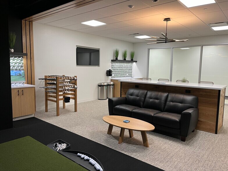 More Photos Of 525 Junction Rd, Madison Office For Lease