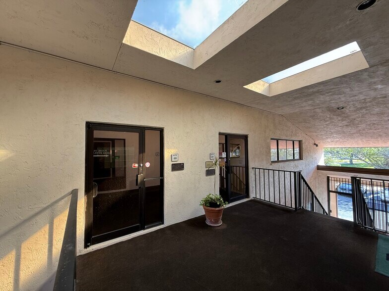 More Photos Of 5550 26th St, Bradenton Medical For Sale