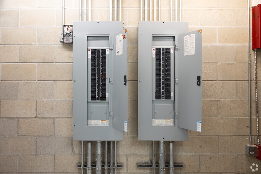 More Photos Of 2526 W Sligh Ave, Tampa Freestanding For Lease