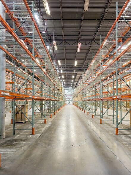 More Photos Of 200 Highway 74 S, Peachtree City Warehouse For Lease