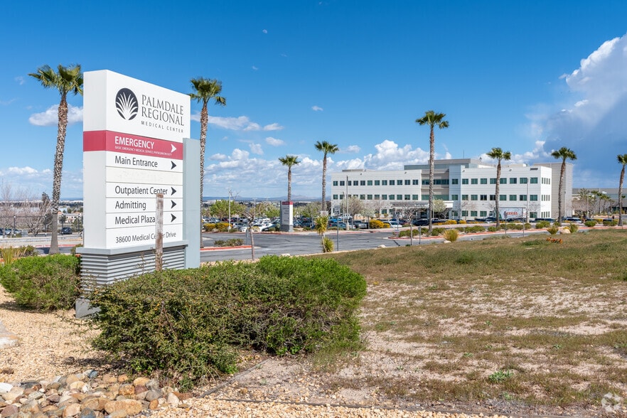 More Photos Of 38660 Medical Center Dr, Palmdale Medical For Lease