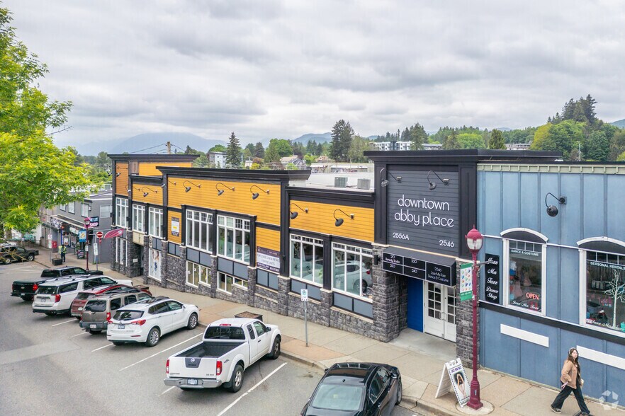 More Photos Of 2556 Montrose Ave, Abbotsford Storefront For Lease