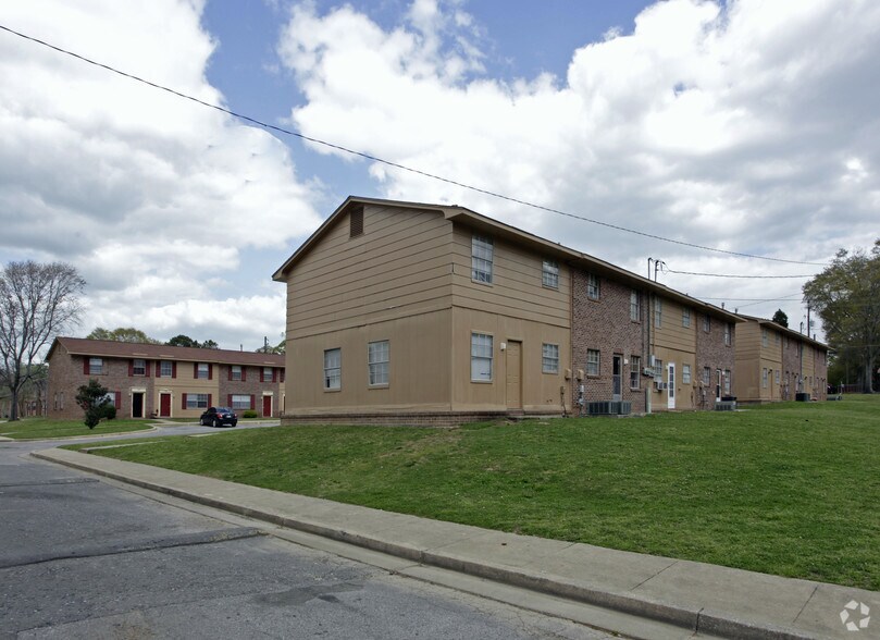 More Photos Of 500 Sloan Ave W, Talladega Apartments For Sale