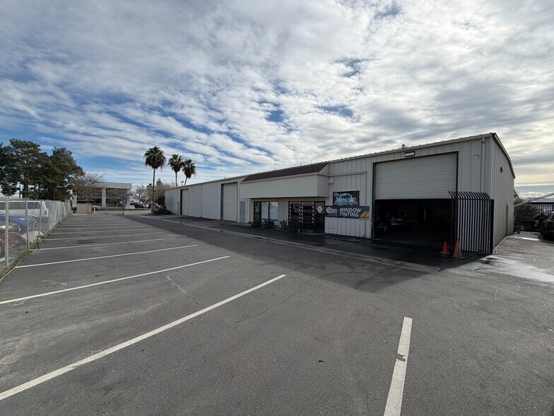 More Photos Of 4551 Grissom St, Bakersfield Warehouse For Sale