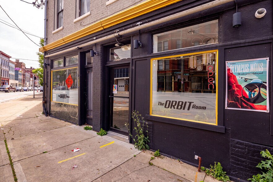 More Photos Of 1833 Vine St, Cincinnati Storefront Retail Residential For Lease