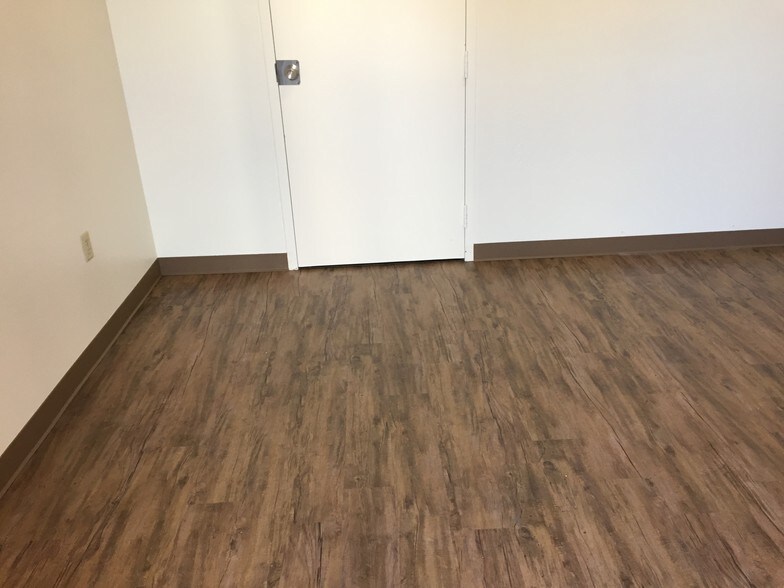 More Photos Of 1050 N Eliseo Felix Jr Way, Avondale Warehouse For Lease