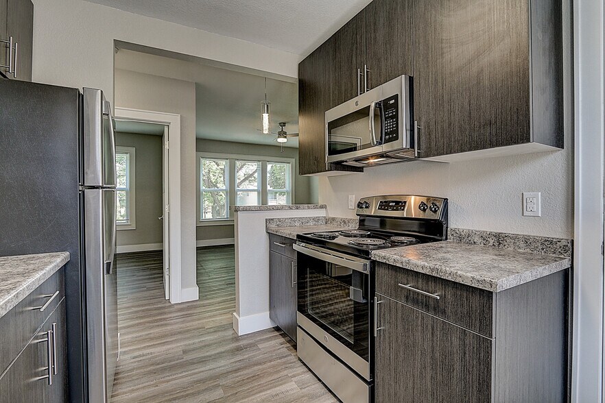 More Photos Of 3313-3319 W Wells St, Milwaukee Apartments For Sale