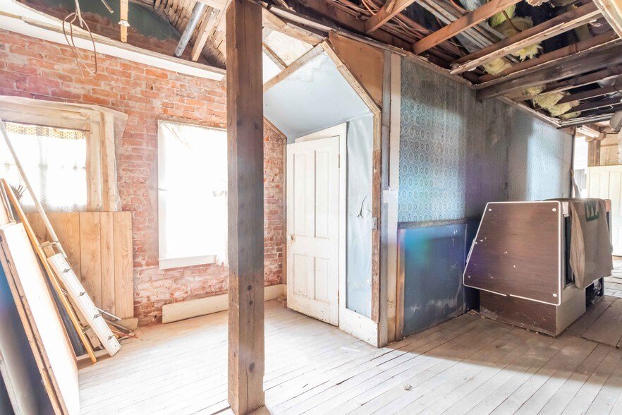 More Photos Of 400 W Victor Ave, Victor Hotel For Sale