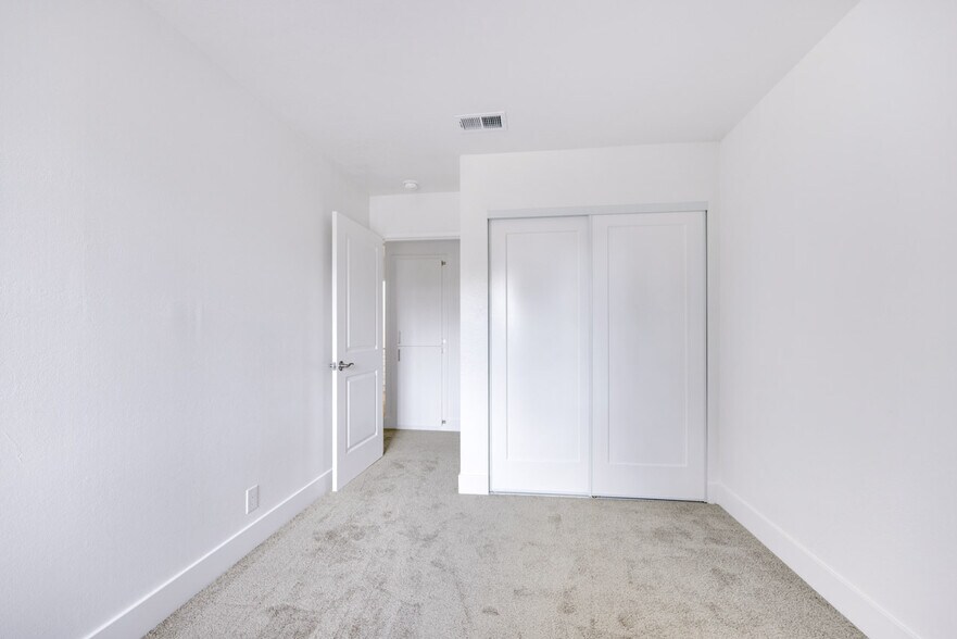 More Photos Of 1700 E Tabor Ave, Fairfield Apartments For Sale