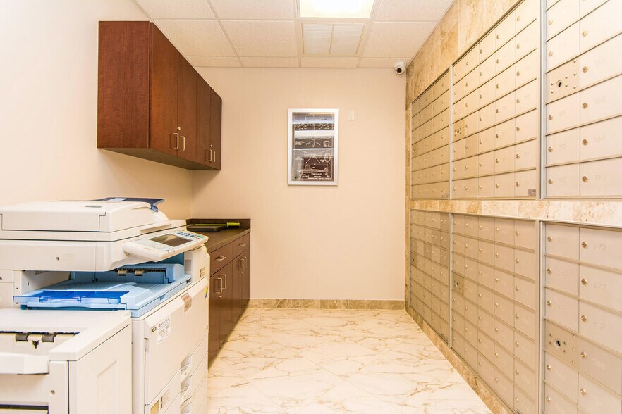 More Photos Of 1555 Bonaventure Blvd, Fort Lauderdale Office Residential For Lease