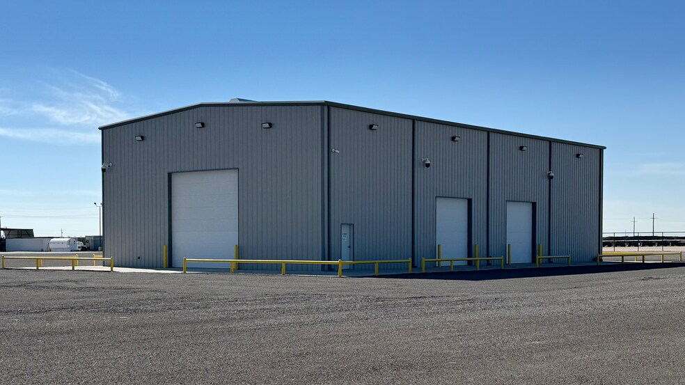 More Photos Of 169 FM 869 Rd, Pecos Warehouse For Sale