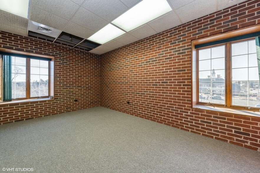 More Photos Of 9401 S Pulaski Rd, Evergreen Park Medical For Sale