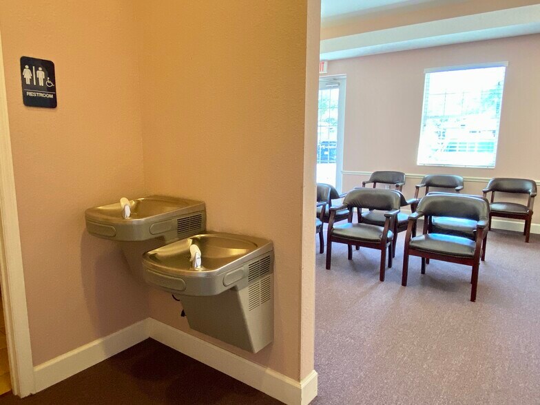 More Photos Of 929 N US Hwy 27/441, Lady Lake Medical For Lease