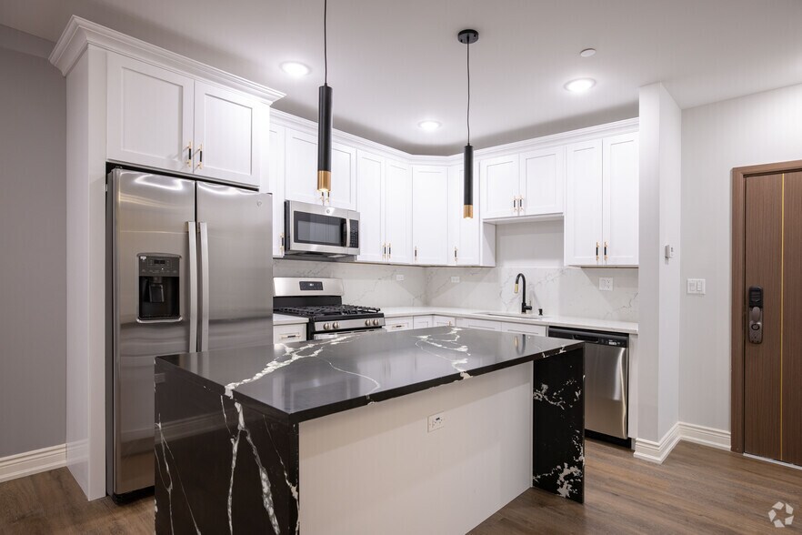 More Photos Of 9600 Franklin, Franklin Park Apartments For Lease