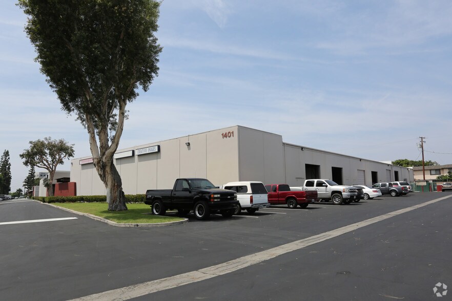 More Photos Of 1401 E Ball Rd, Anaheim Manufacturing For Lease