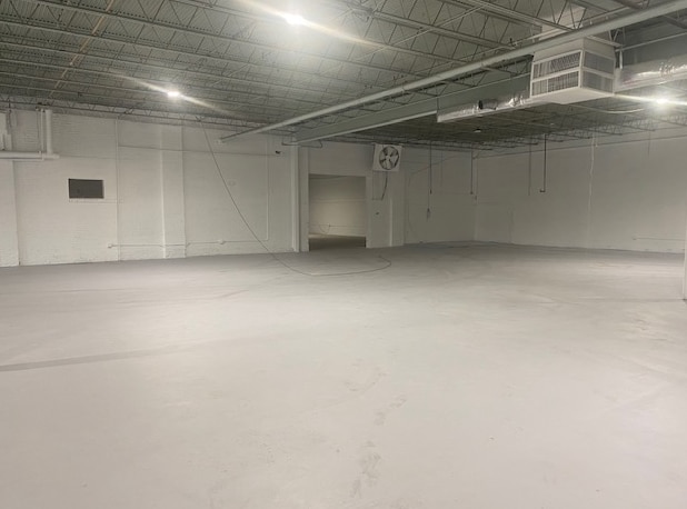 More Photos Of 112 S Pollock St, Selma Light Distribution For Sale