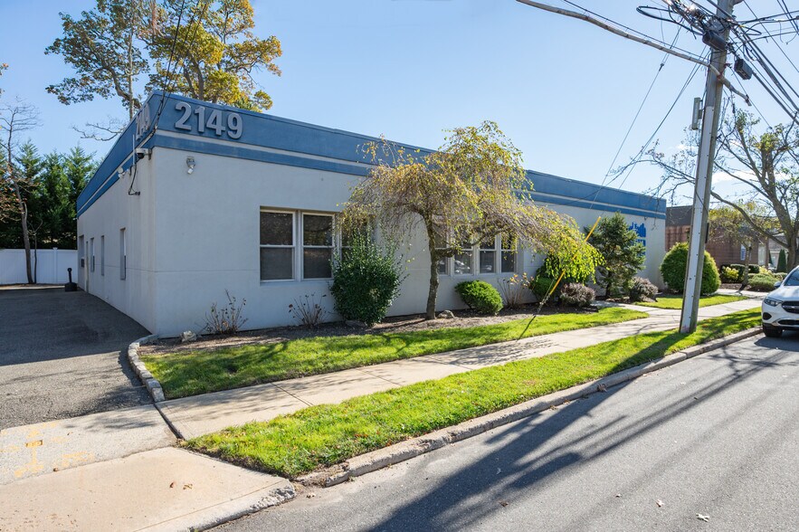 More Photos Of 2149 Wantagh Ave, Wantagh Office For Sale