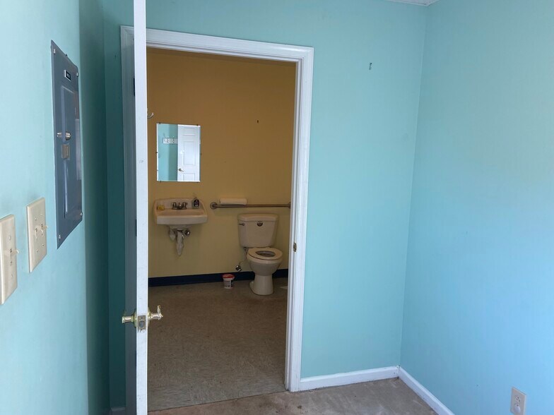 More Photos Of 1831 Weeksville Rd, Elizabeth City Unknown For Lease