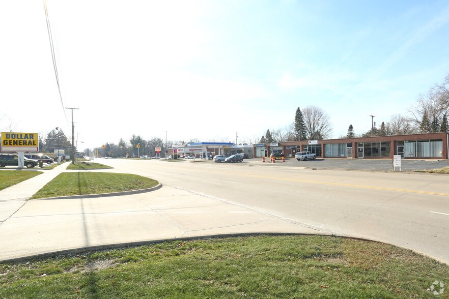 More Photos Of 2708-2736 S Newburgh Rd, Westland Freestanding For Lease
