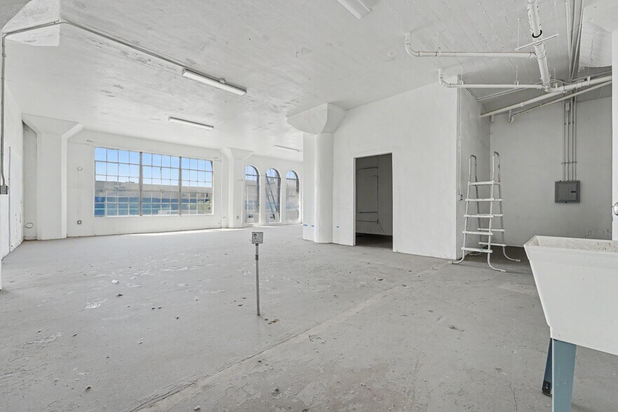 More Photos Of 421 E 6th St, Los Angeles Warehouse For Sale