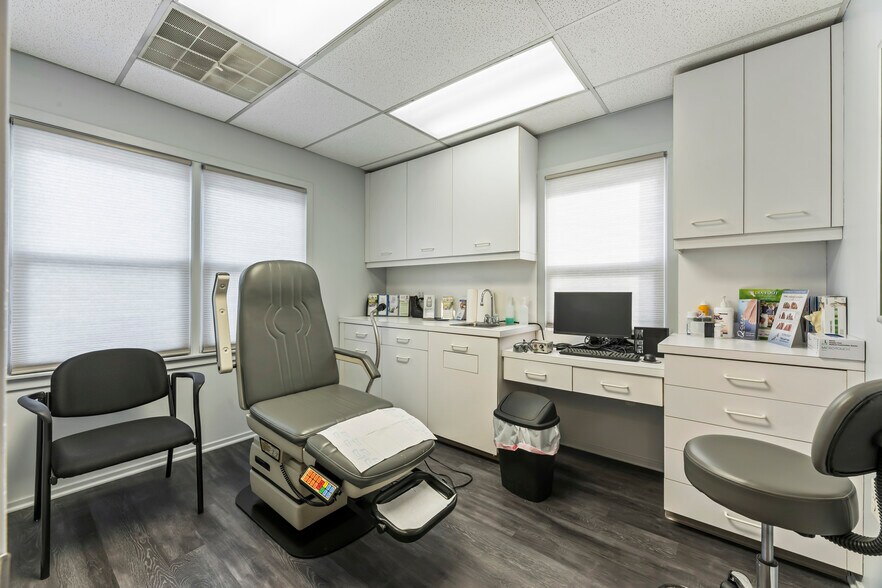 More Photos Of 1648 US Highway 130, North Brunswick Medical For Sale