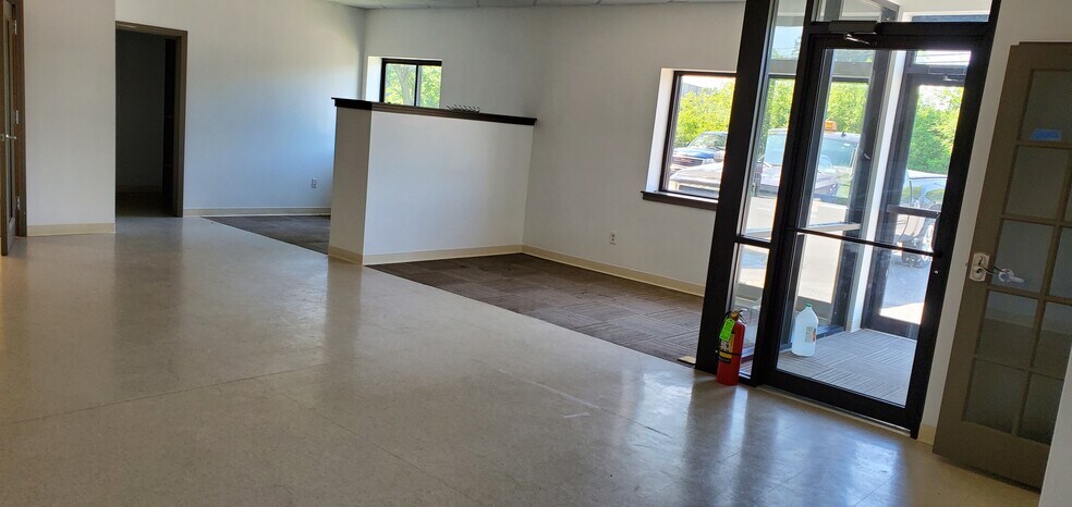 More Photos Of 500 Trolley Blvd, Rochester Manufacturing For Sale