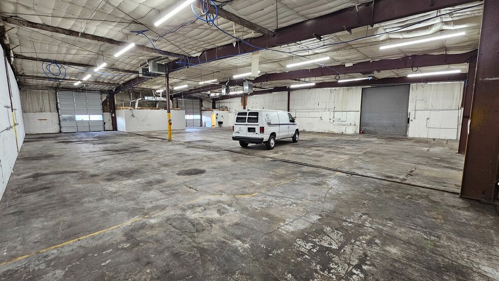 More Photos Of 6521 Washington St, Denver Warehouse For Lease