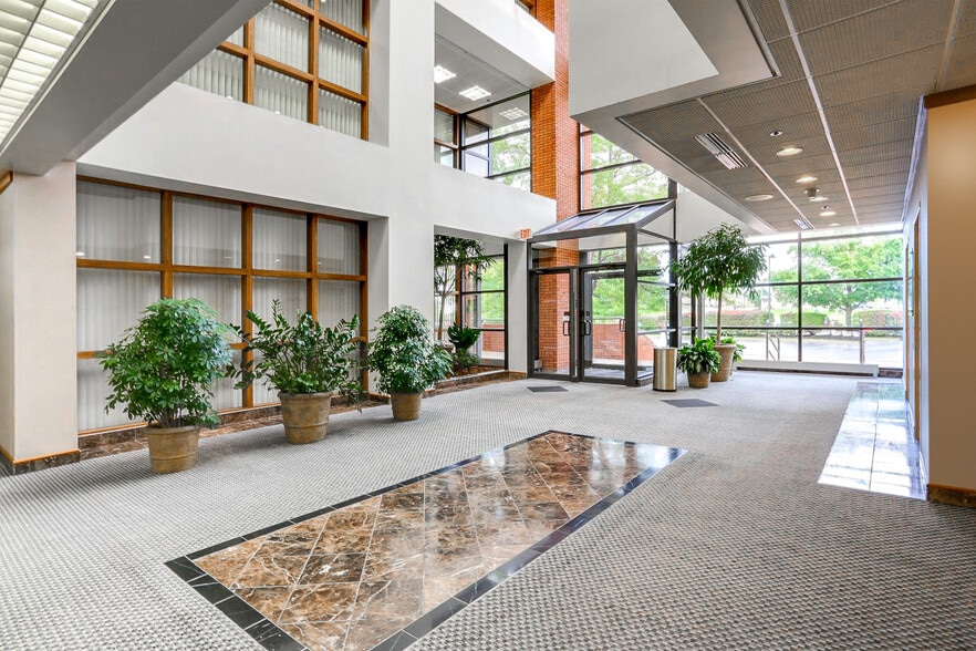 More Photos Of 6400 Sheridan Dr, Buffalo Unknown For Lease