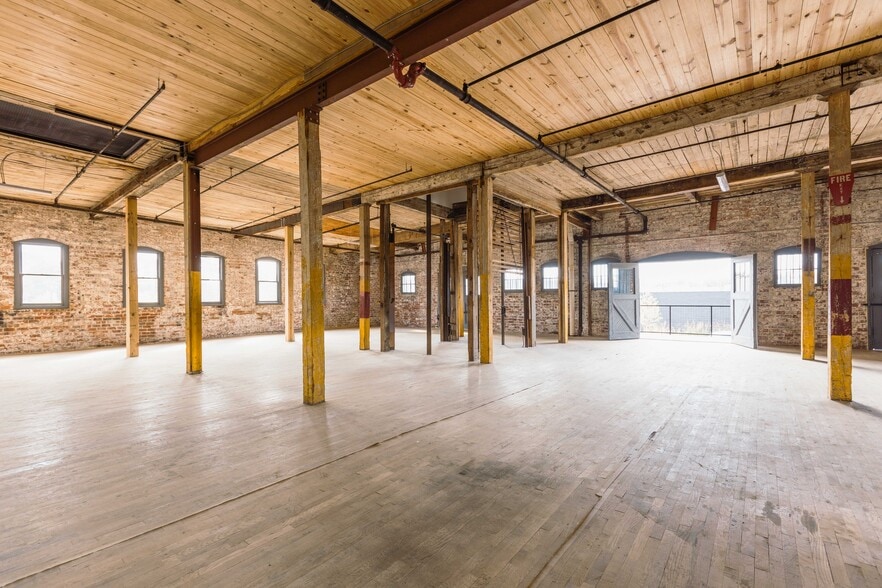 More Photos Of 565 Northside Dr, Atlanta Office For Lease