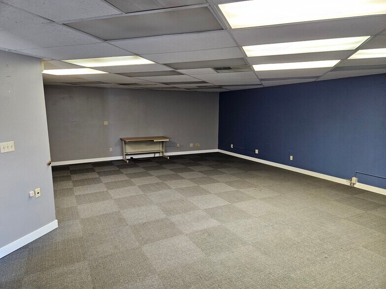 More Photos Of 30 8th St N, Cloquet Office For Sale